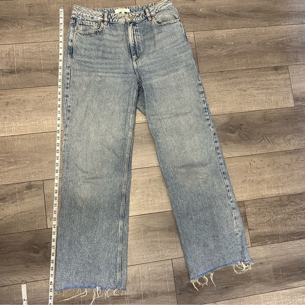 Wide Leg, Ultra High Waisted Jean